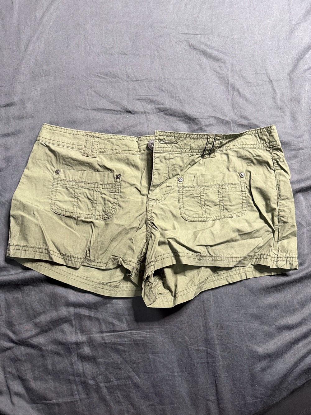 No Boundaries Olive Green Cargo Style Shorts